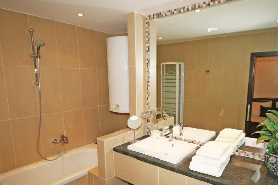 Schwarz Wienerwald Residenz