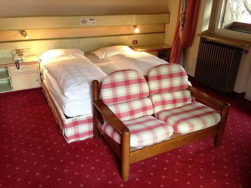 בית מלון כפרי Schwarzer Adler   Concept Living