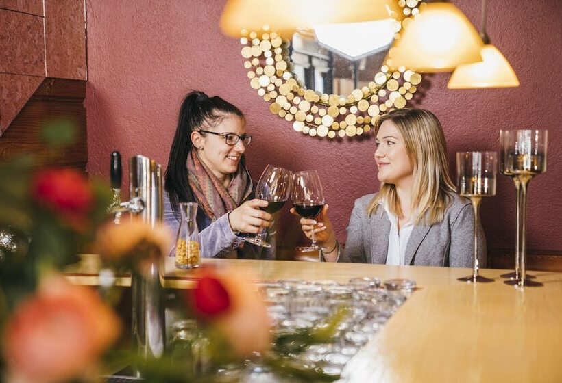 فندق Sonnalm Spa,idyll,dining