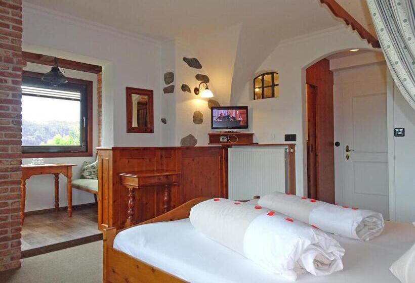 בית מלון כפרי Staudacher Hof Das Romantische Haus