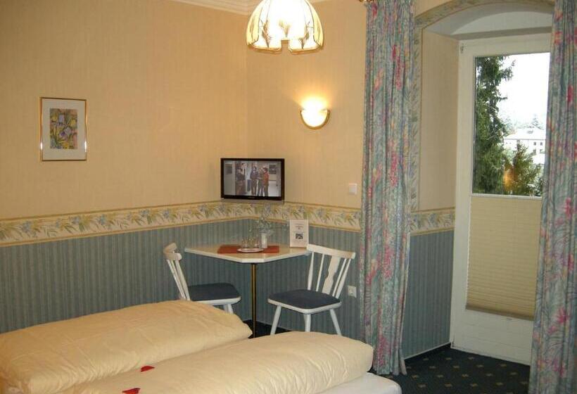 בית מלון כפרי Staudacher Hof Das Romantische Haus