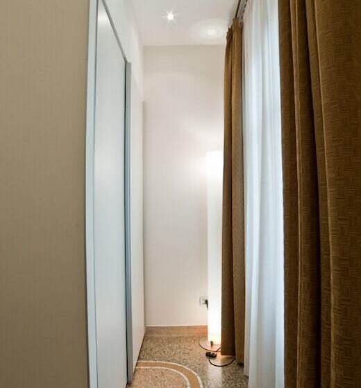 هتل Town House Cavour