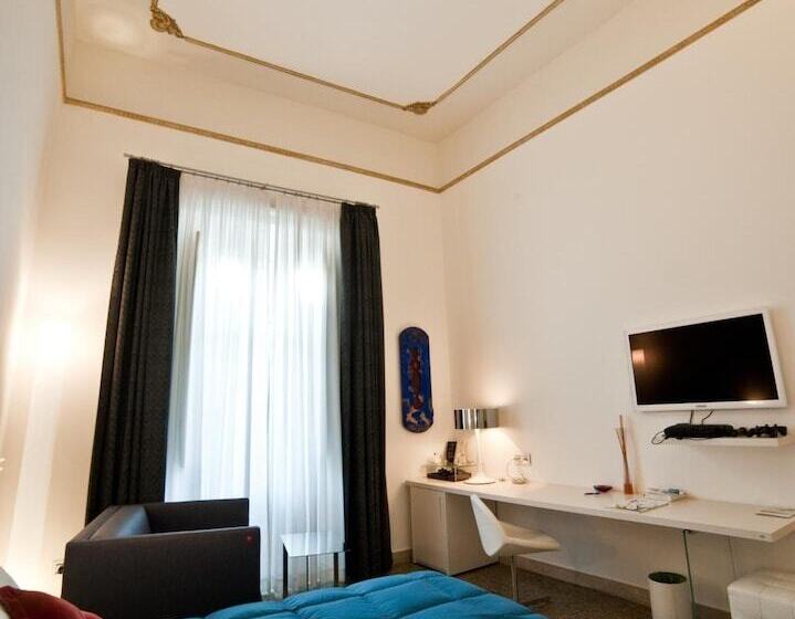 هتل Town House Cavour