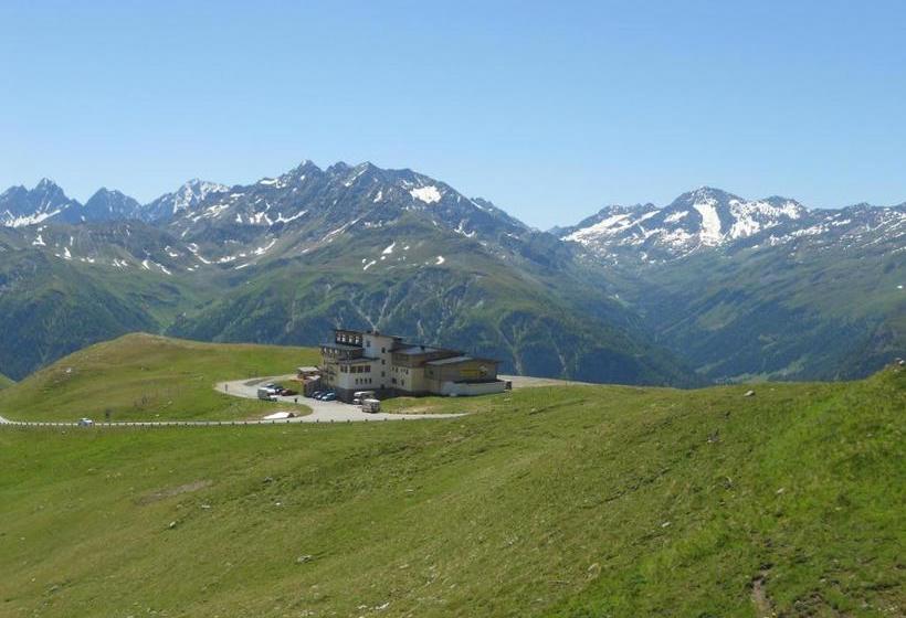 Wallackhaus Regiojet Hotels