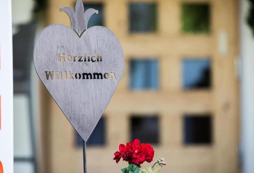 Отель Weidenhof