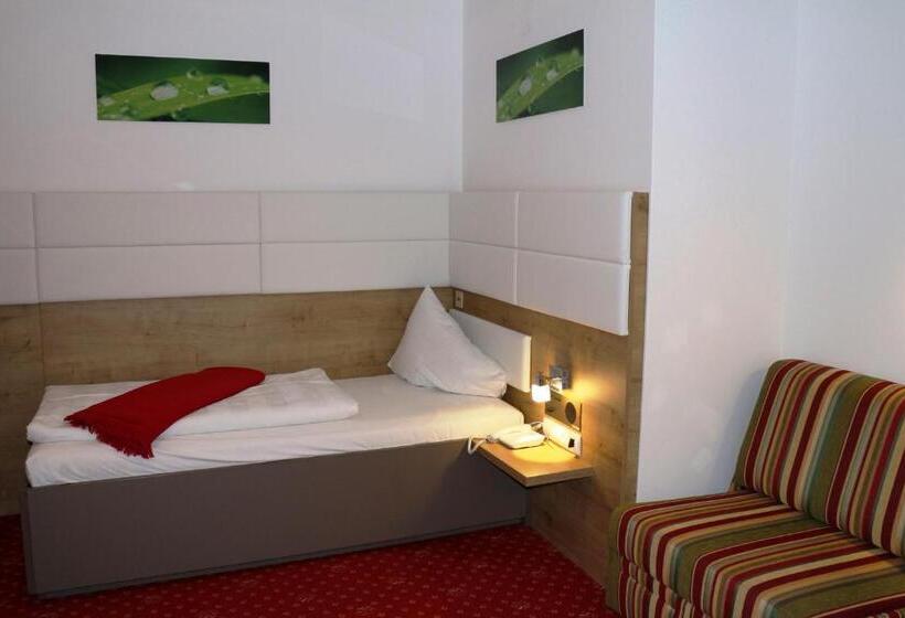 Отель Weidenhof