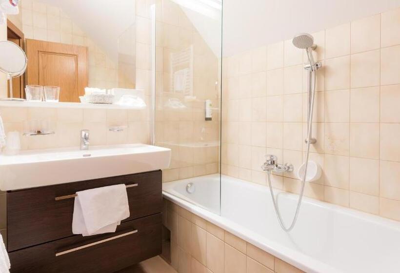 ペンション Marko