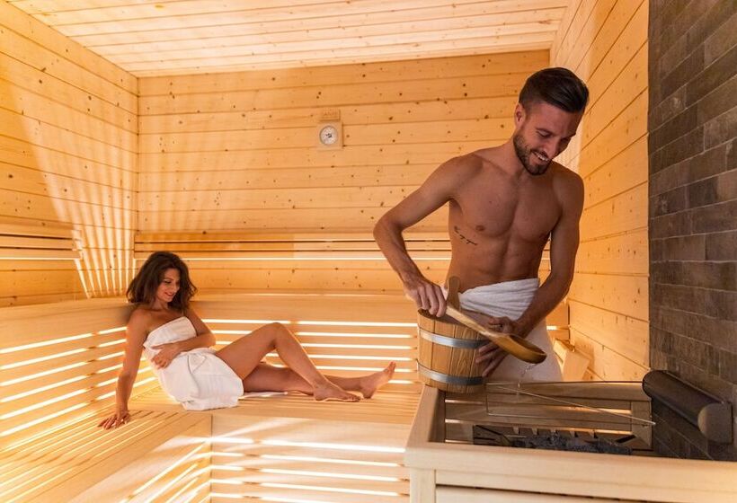 Family Hotel Adriana