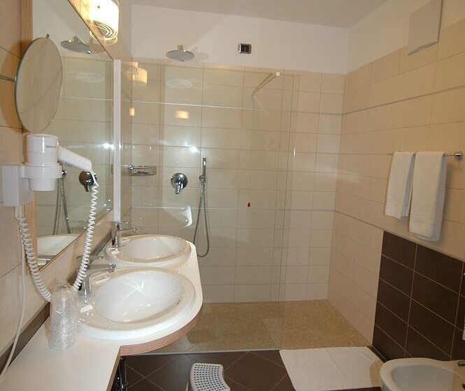 Family Hotel Adriana