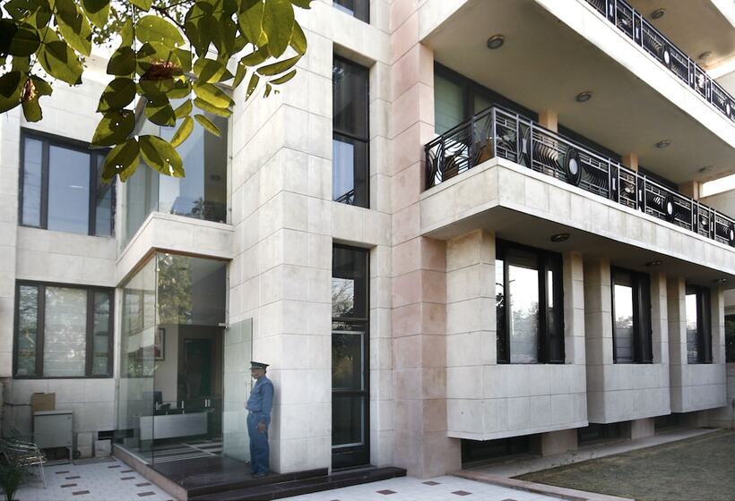 فندق Ahuja Residency Parklane, Gurgaon