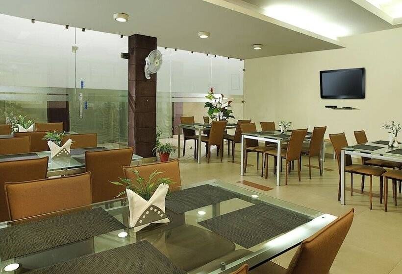 فندق Ahuja Residency Parklane, Gurgaon