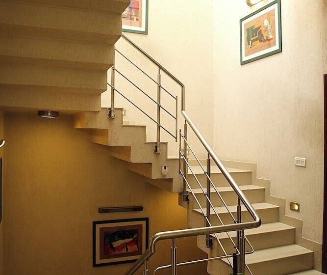 فندق Ahuja Residency Parklane, Gurgaon