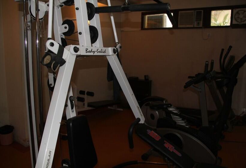 فندق Ahuja Residency Parklane, Gurgaon