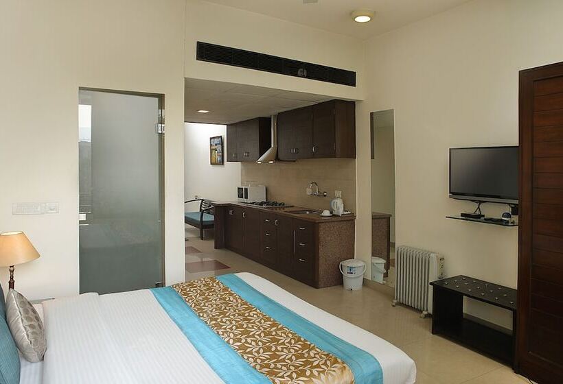 فندق Ahuja Residency Parklane, Gurgaon