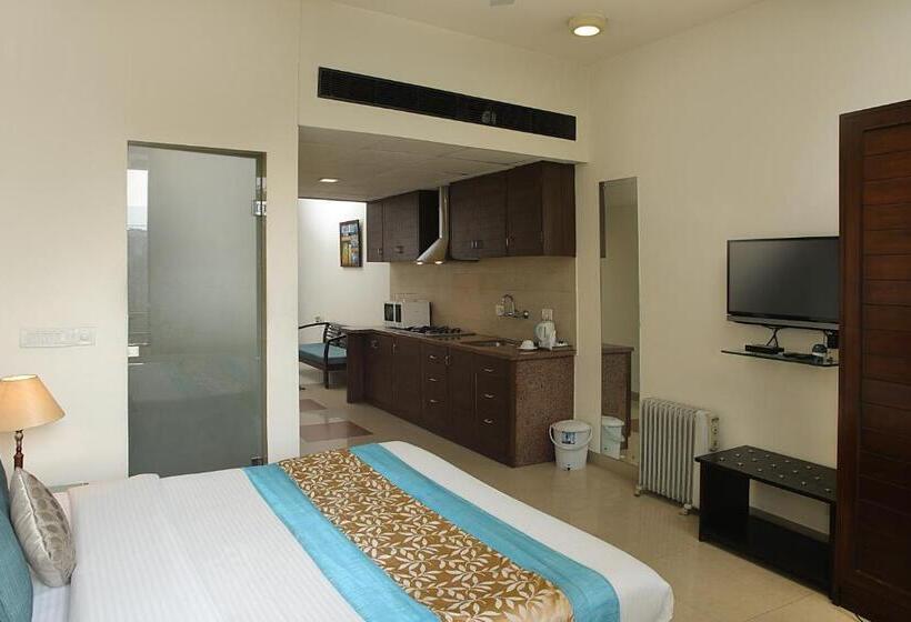 فندق Ahuja Residency Parklane, Gurgaon