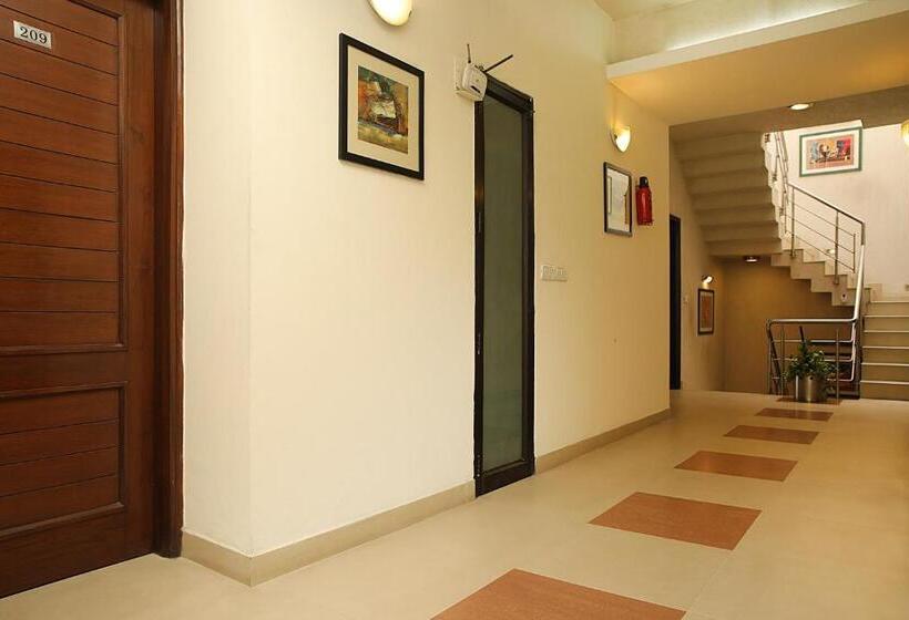 فندق Ahuja Residency Parklane, Gurgaon