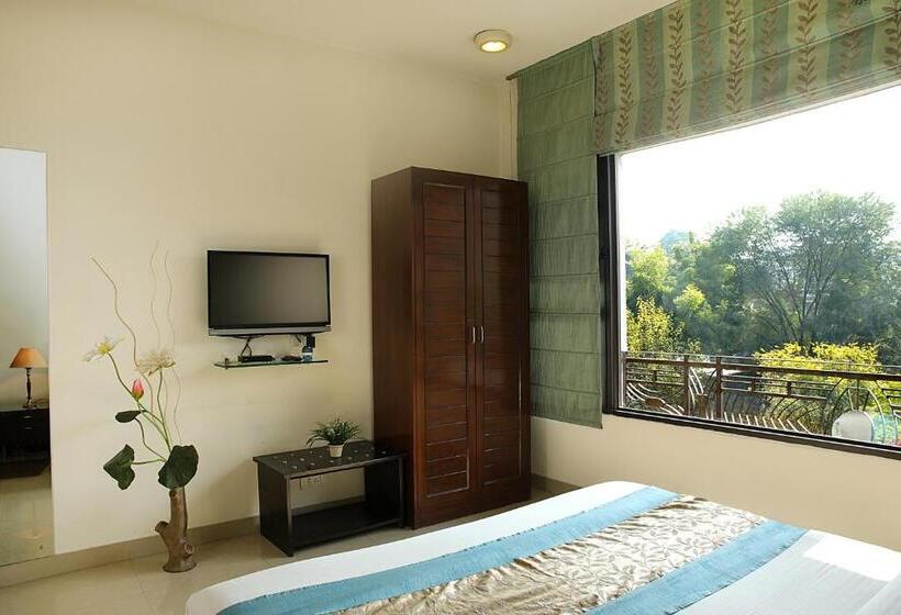 فندق Ahuja Residency Parklane, Gurgaon