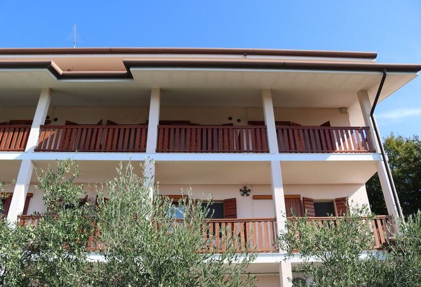 בית מלון כפרי Albergo Alla Pineta