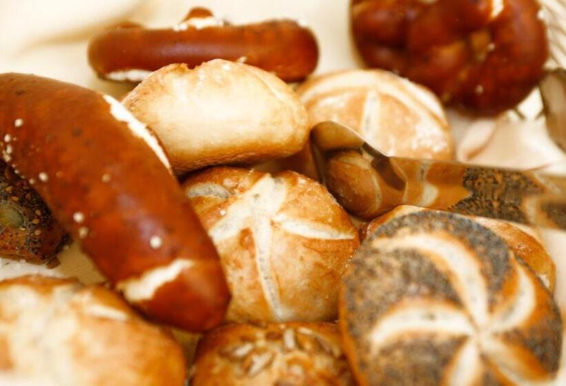 בית מלון כפרי Biederstein Am Englischen Garten