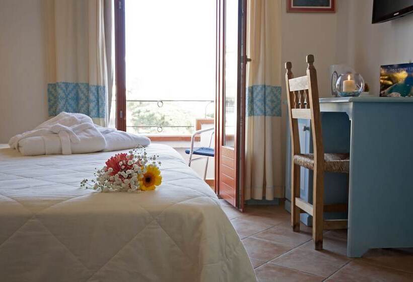 Bue Marino Hotel & Cocktail Bar