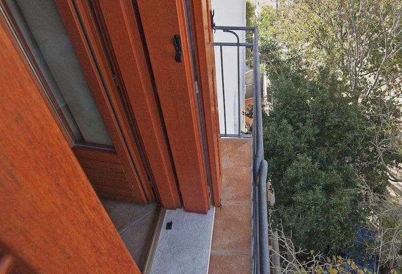 Bue Marino Hotel & Cocktail Bar