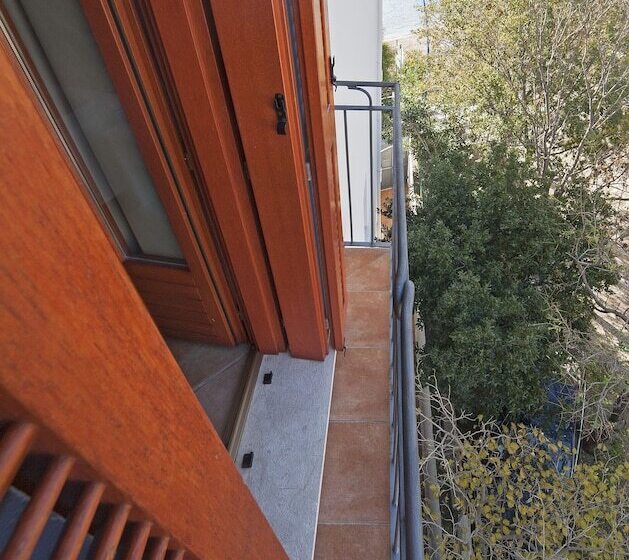 Bue Marino Hotel & Cocktail Bar