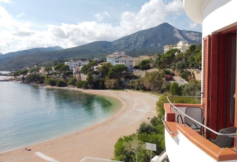 Bue Marino Hotel & Cocktail Bar