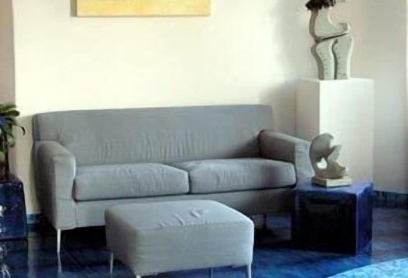 Bue Marino Hotel & Cocktail Bar