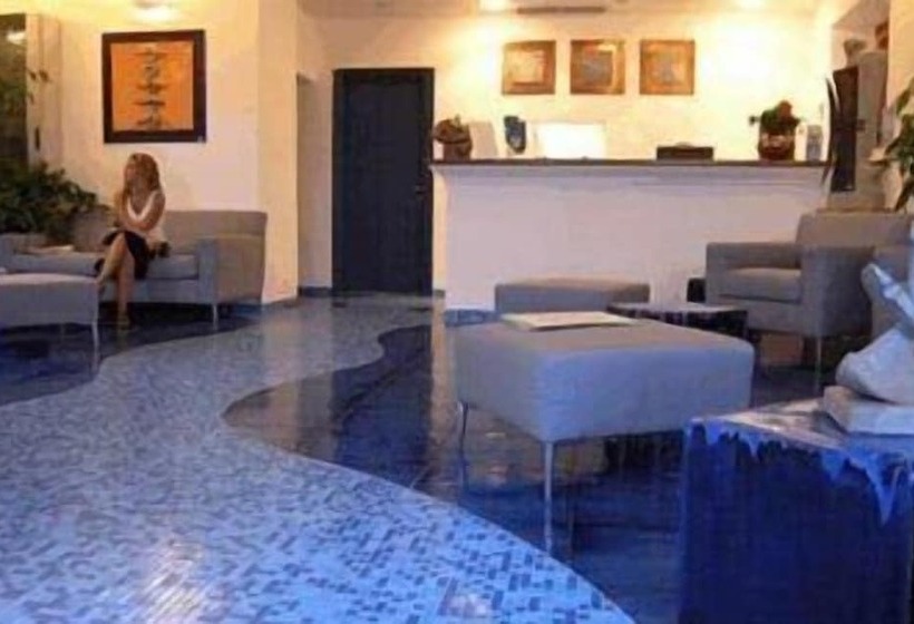 Bue Marino Hotel & Cocktail Bar