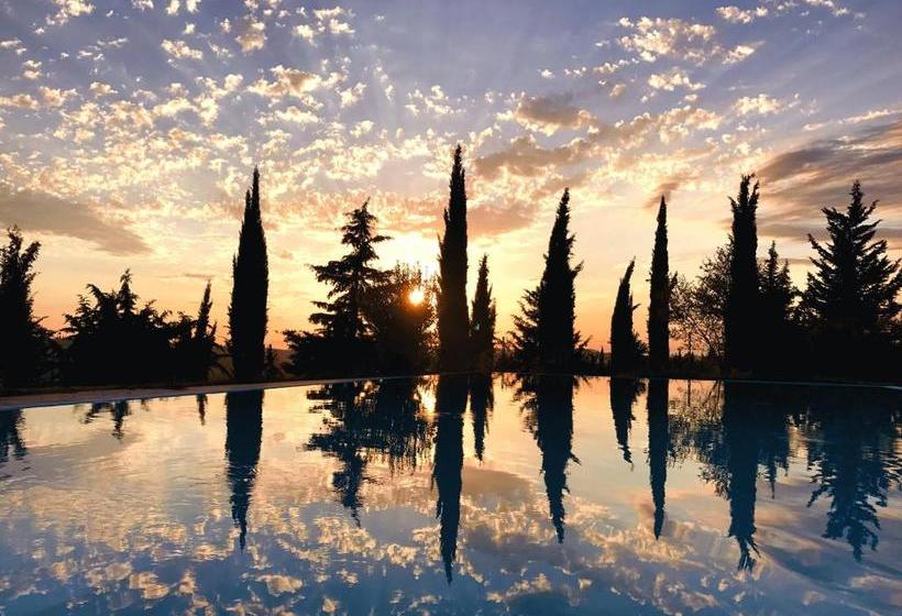 هتل Castello Di Fezzana