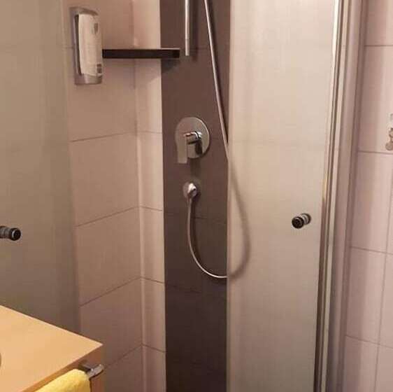 בית מלון כפרי Central