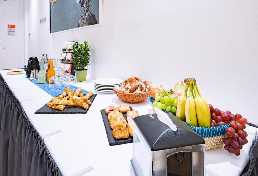 فندق Der Akademie Caritas Pirckheimer Haus