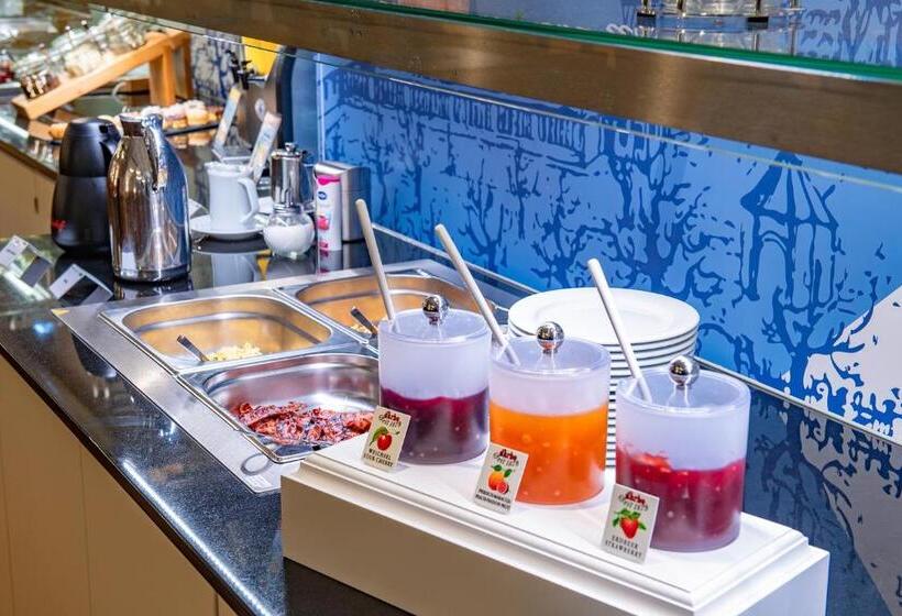 فندق Der Akademie Caritas Pirckheimer Haus