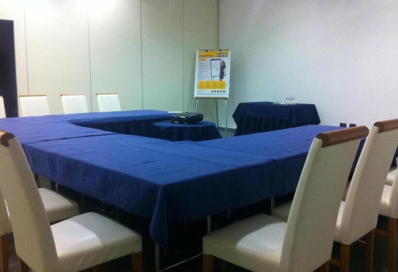فندق Futura Centro Congressi
