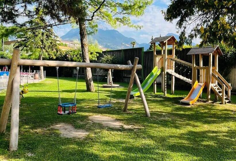 هتل Garda Sporting Club