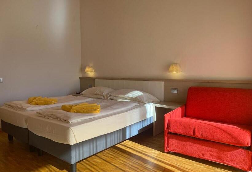 Отель Garda Sporting Club