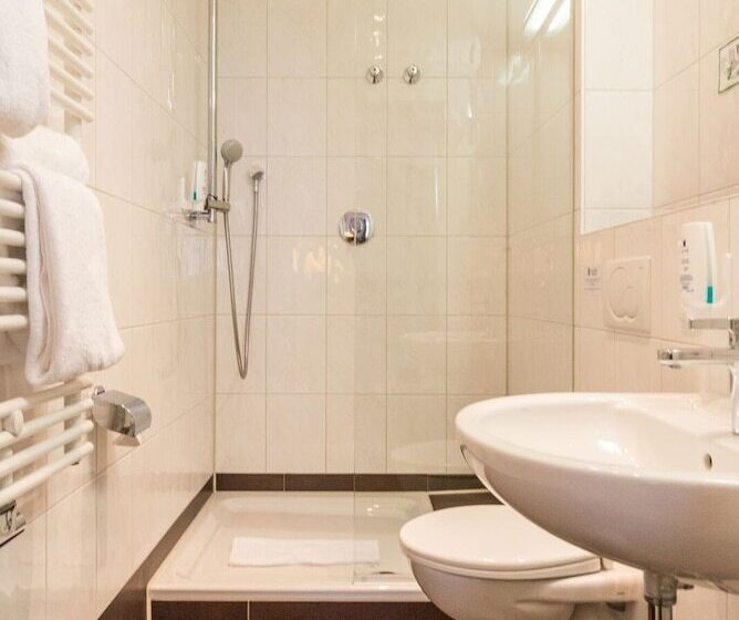 Отель Gasthaus Pillhofer