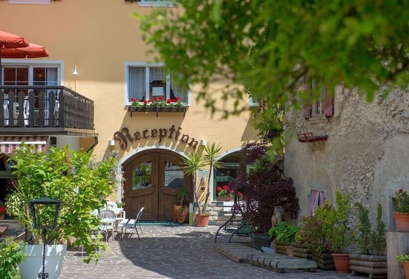 Good Life Hotel Garden