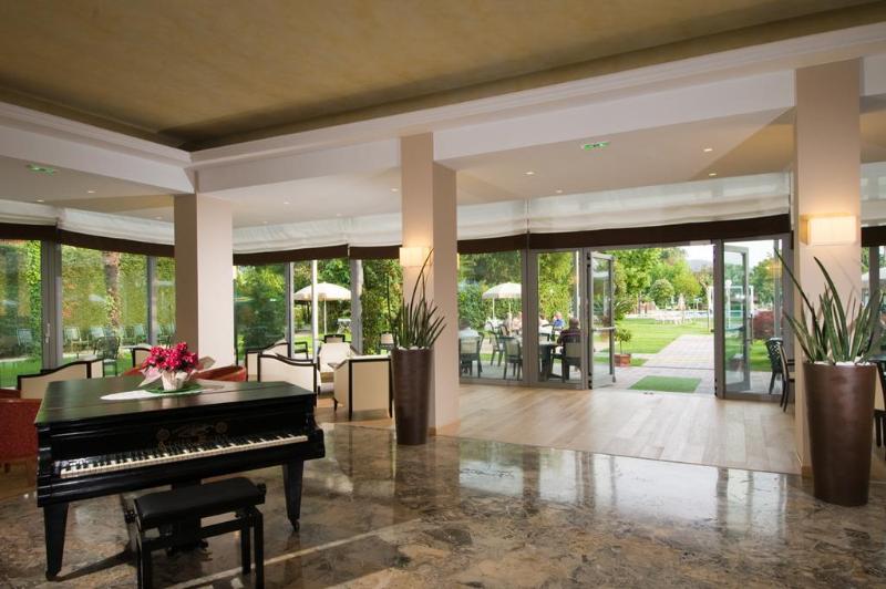 فندق Harrys' Garden