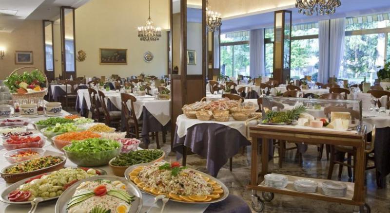 فندق Harrys' Garden