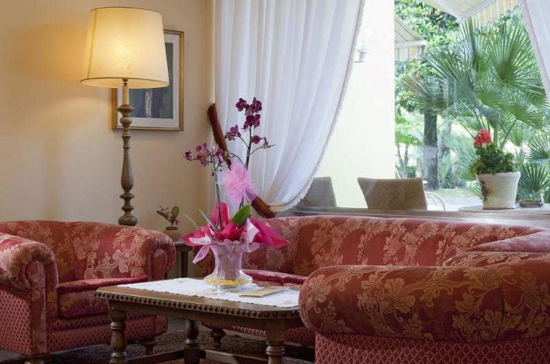 فندق Harrys' Garden