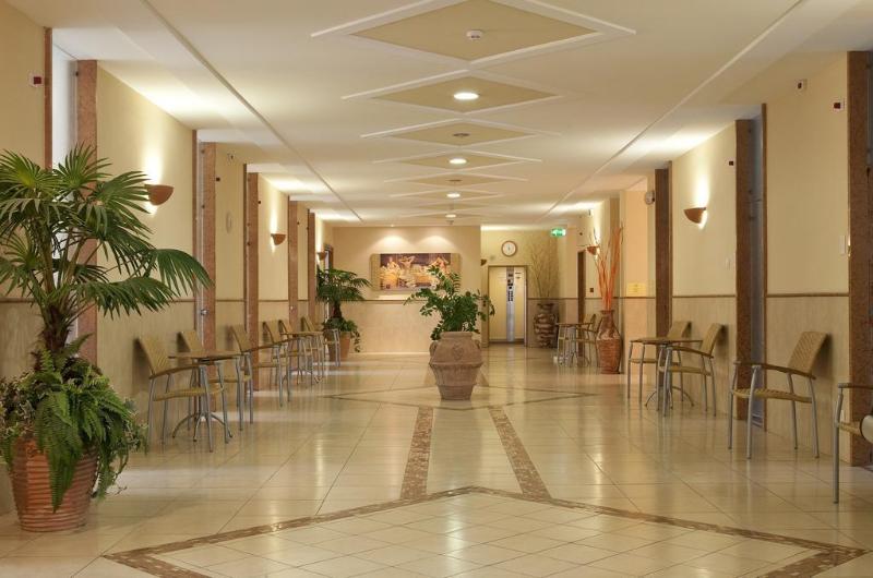 فندق Harrys' Garden