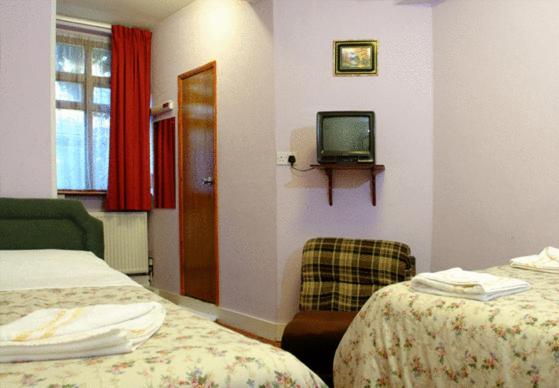 فندق Holly House