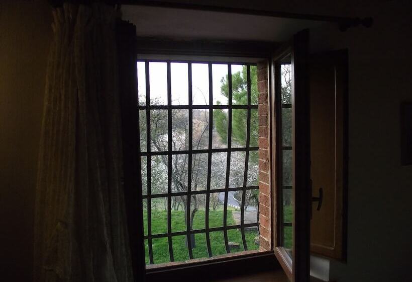 Отель Albergo Il Colombaio