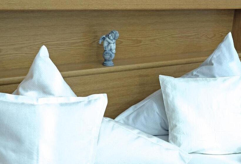 Отель Landgasthof Zur Linde