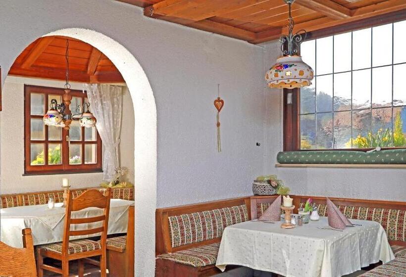 Отель Landgasthof Zur Linde