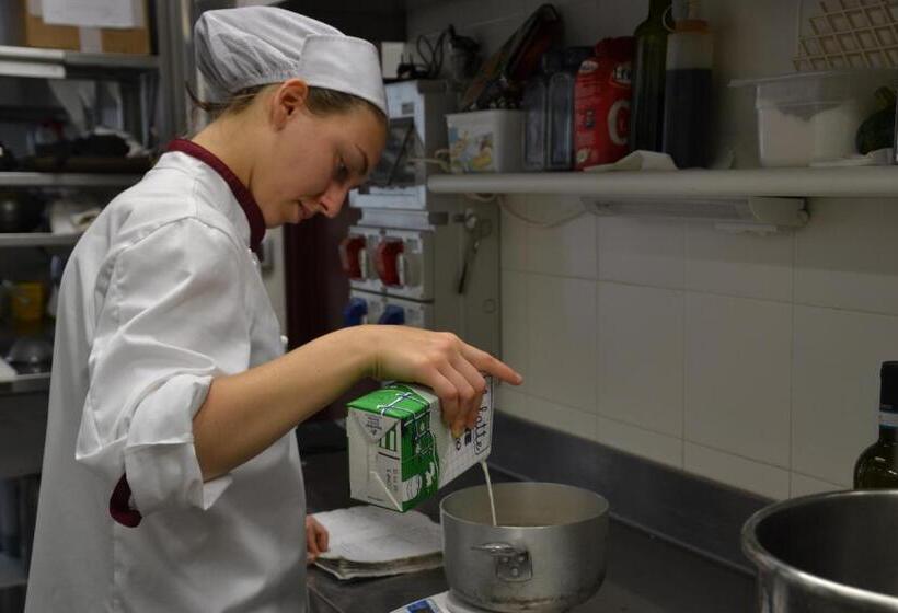 Отель L'angolo Di Rosina