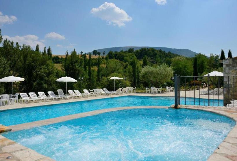 هتل Agriturismo Le Querce Di Assisi