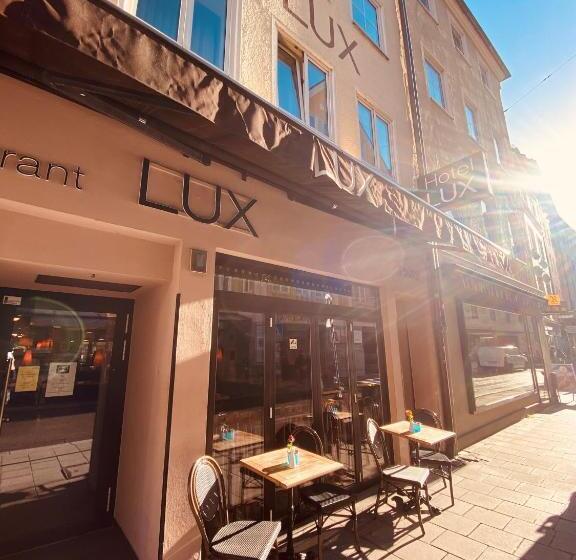 Отель Lux