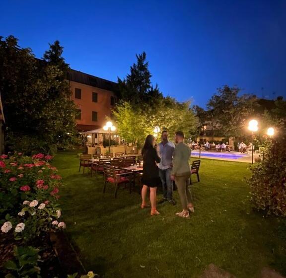 酒店 Milano Pool & Garden